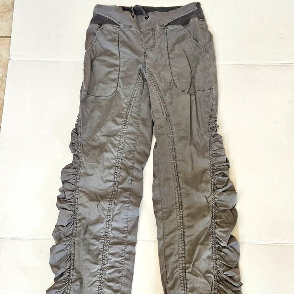 XCVI Gray Ruffle Pants - Picture 1 of 11